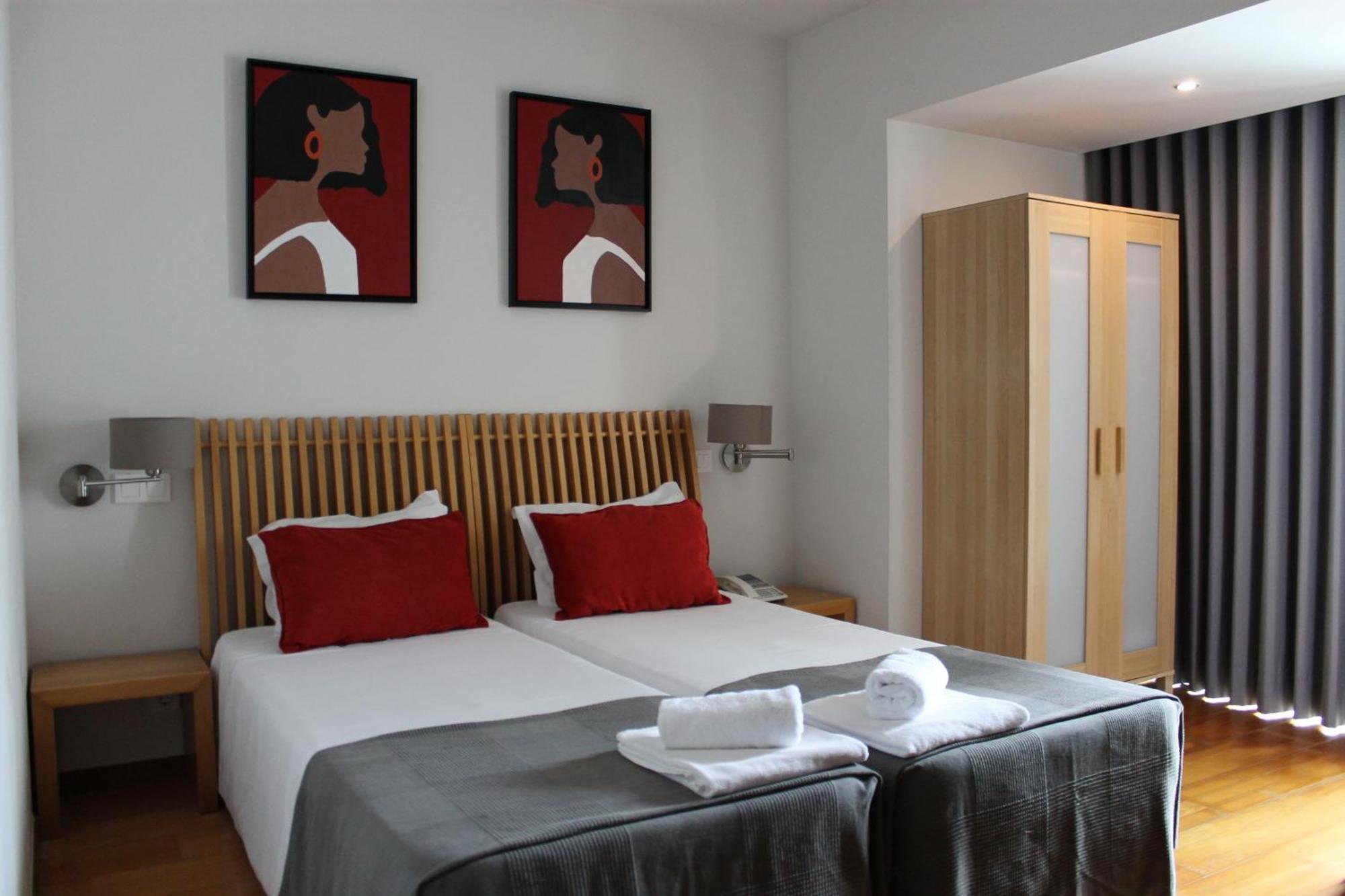 Hotel Paulo VI Rio Maior Exterior photo